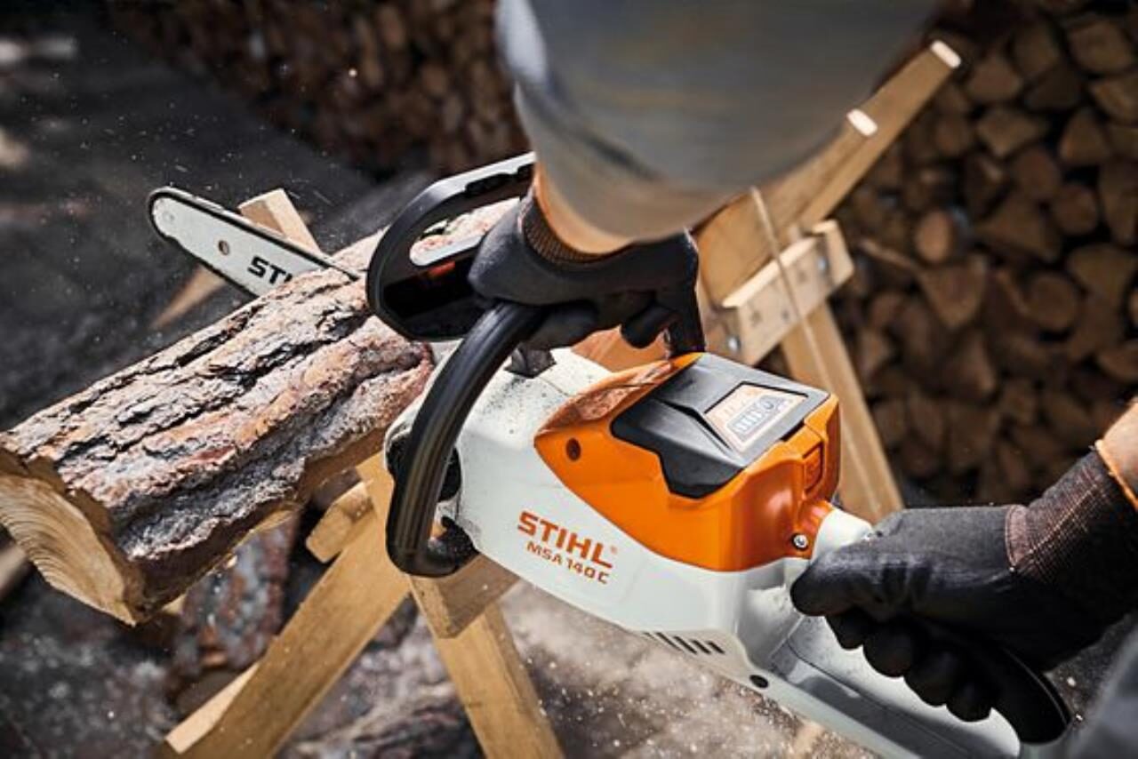 STIHL MSA 140 C B AKKU Kettensäge Set